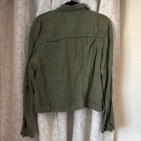 Tommy Bahama Women’s Green Utility Linen Shirt - Picture 10 of 12